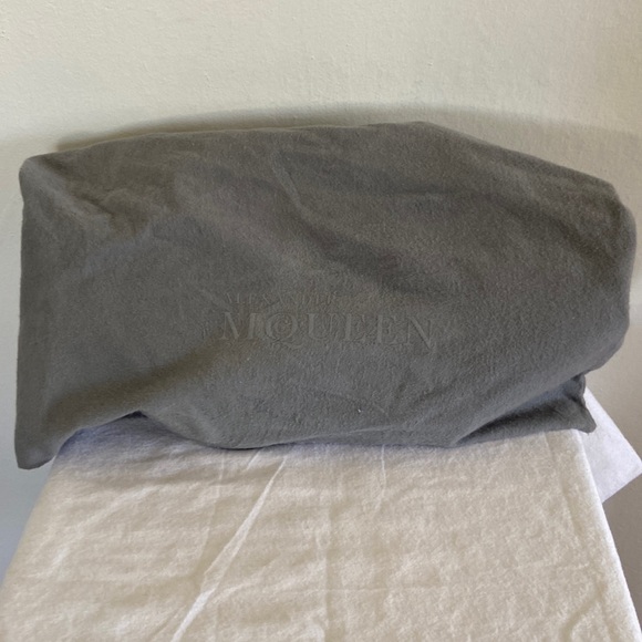 Alexander McQueen Petroleum Blue Suede De Manta Clutch - Picture 10 of 10